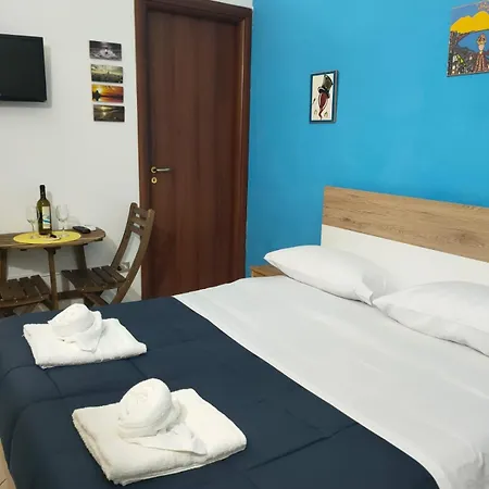 Centro Casa Annina Close To Toledo St * Неаполь