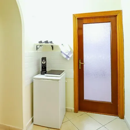 Centro Casa Annina Close To Toledo St * Неаполь
